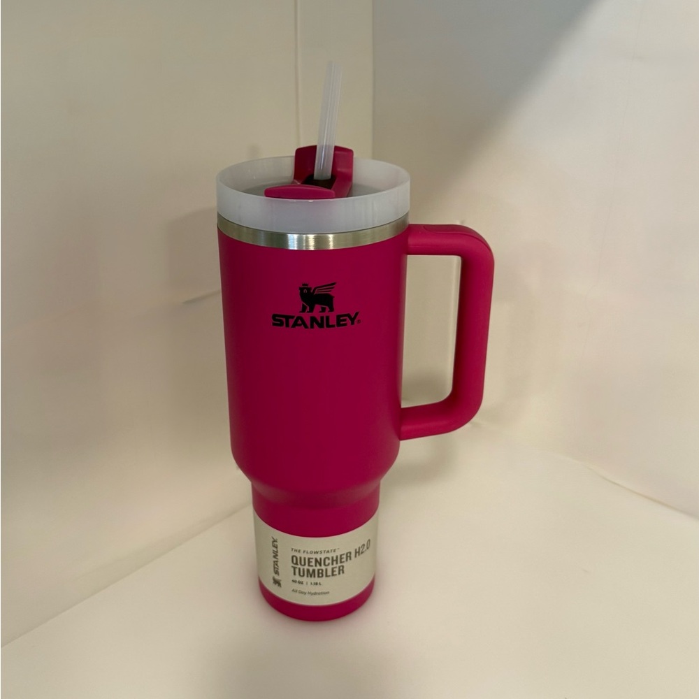 Stanley Fuchsia Quencher H2.0 Tumbler with Handle
